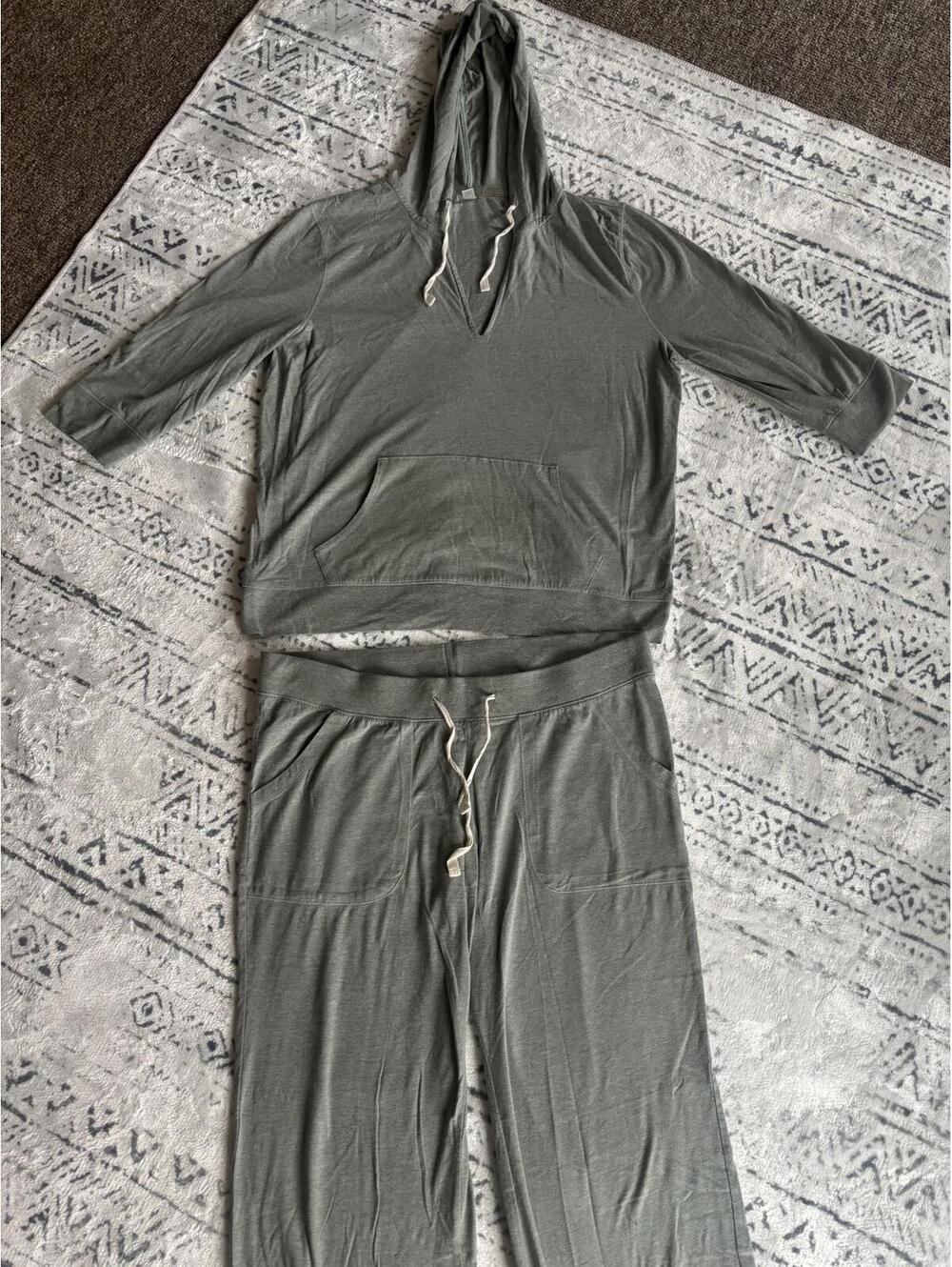 Old Navy Women's Lounge Set Hoodie and Pants XL